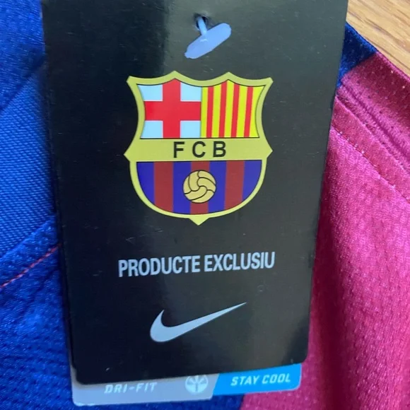 NWT Authentic Barcelona Qatar Airways Jersey size M - Picture 5 of 8